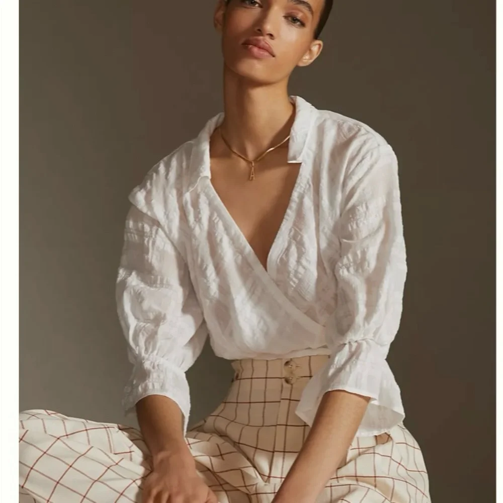 Anthropologie Banded Surplice White V-Neck Blouse Puff Sleeve Romantic Top XXS